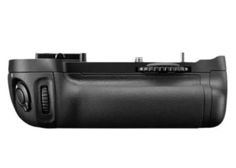 Фото: Meike Nikon D600 (Nikon MB-D14)